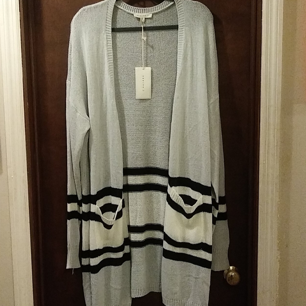 2xl NWT Reborn J cardi-could fit 3x